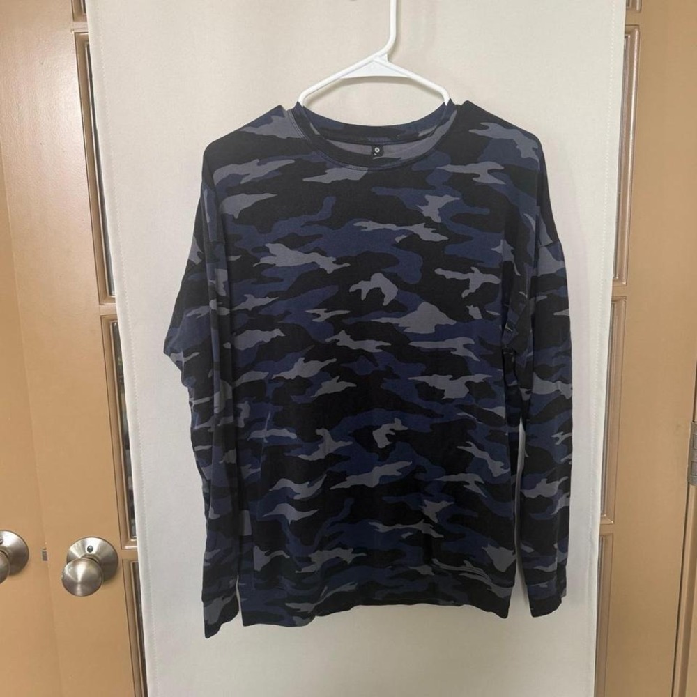 Athleta Women's Small Camo Crewneck Pullover